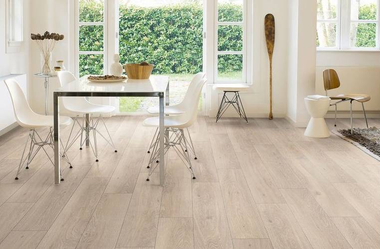 Benefits Of Laminate Flooring Pros, What Is The Advantage Of Laminate Flooring